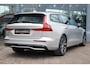 Volvo V60 2.0 T6 Plug-in hybrid AWD Plus Dark | 2000 kg trekgewicht | Elektrische stoelen met geheugen | Harman/Kardon Audio | Stoel & Stuurverwarming | Dodehoeksensoren | adaptieve cruise controle |