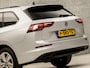 Volkswagen Golf Variant 1.0 TSI Sportline Automaat (APPLE CARPLAY, GROOT NAVI, CLIMATE, STUUR/STOELVERWARMING, SFEERVERLICHTING, PARKEERSENSOREN, GETINT GLAS, SPORTSTOELEN, LM VELGEN, ADAPTIVE CRUISE, NIEUWSTAAT)