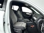 Volvo XC40 B4 Plus Dark | Parkeercamera | Stoel- en Stuurverwarming | Harman Kardon | Trekhaak