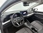 Volkswagen Golf 1.5 eHybrid Life Edition 204 PK Plug in hybride | Panoramadak | Camera | Apple Carplay draadloos | Stoelverwarming | Android Auto draadloos | 18" Lichtmetalen velgen | LED koplampen | Ruiten getint | Climate control | Parkeersensoren | Adaptieve cruise control |