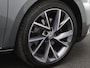 Skoda Superb Combi 1.4 TSI iV Sportline Business 218PK DSG Pano-Schuifdak, Adaptieve Cruise Controle, 360gr. Camera, Verwarmbare voorstoelen en achterbank, Memorystoel, Virtual Pedal, Keyless, Side Assist, Trekhaak, 19" LM Velgen