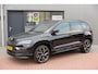 Skoda Karoq 1.5 TSI ACT 150pk Sportline Business Stoelverwarming , Led verlichting , DAB+ radio , Carplay ,Canton sound systeem, Achteruitrijcamera , Parkeersensoren ,Electr. achterklep ,etc.