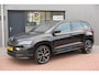 Skoda Karoq 1.5 TSI ACT 150pk Sportline Business Stoelverwarming , Led verlichting , DAB+ radio , Carplay ,Canton sound systeem, Achteruitrijcamera , Parkeersensoren ,Electr. achterklep ,etc.