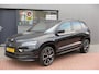 Skoda Karoq 1.5 TSI ACT 150pk Sportline Business Stoelverwarming , Led verlichting , DAB+ radio , Carplay ,Canton sound systeem, Achteruitrijcamera , Parkeersensoren ,Electr. achterklep ,etc.