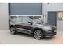 Skoda Karoq 1.5 TSI ACT 150pk Sportline Business Stoelverwarming , Led verlichting , DAB+ radio , Carplay ,Canton sound systeem, Achteruitrijcamera , Parkeersensoren ,Electr. achterklep ,etc.