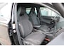Skoda Karoq 1.5 TSI ACT 150pk Sportline Business Stoelverwarming , Led verlichting , DAB+ radio , Carplay ,Canton sound systeem, Achteruitrijcamera , Parkeersensoren ,Electr. achterklep ,etc.