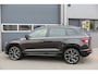 Skoda Karoq 1.5 TSI ACT 150pk Sportline Business Stoelverwarming , Led verlichting , DAB+ radio , Carplay ,Canton sound systeem, Achteruitrijcamera , Parkeersensoren ,Electr. achterklep ,etc.