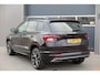 Skoda Karoq 1.5 TSI ACT 150pk Sportline Business Stoelverwarming , Led verlichting , DAB+ radio , Carplay ,Canton sound systeem, Achteruitrijcamera , Parkeersensoren ,Electr. achterklep ,etc.
