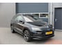 Skoda Karoq 1.5 TSI ACT 150pk Sportline Business Stoelverwarming , Led verlichting , DAB+ radio , Carplay ,Canton sound systeem, Achteruitrijcamera , Parkeersensoren ,Electr. achterklep ,etc.