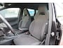 Skoda Karoq 1.5 TSI ACT 150pk Sportline Business Stoelverwarming , Led verlichting , DAB+ radio , Carplay ,Canton sound systeem, Achteruitrijcamera , Parkeersensoren ,Electr. achterklep ,etc.