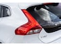 Volvo V40 1.5 T3 Polar+ Sport | Achteruitrijcamera | Cruise Control | Navigatie | Verwarmde Voorstoelen | Parkeersensoren voor en achter |