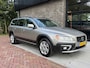 Volvo XC70 2.4 D5 Momentum | Autm | Leer | Navi | Clima | Cruise |