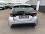 Toyota Yaris 1.5 Hybrid Dynamic Parkeersensoren voor + achter, Navigatie Apple CarPlay/Android Auto, achteruitrij camera, adaptieve cruise control, LED