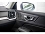 Volvo V60 2.0 T6 Plug-in hybrid AWD Ultimate Bright | Panoramadak | Gelamineerd Glas | 360 Camera | Head-up display | Adaptieve Cruise Control | Verwarmbaar Stuurwiel | Harman & Kardon Sound