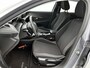 Peugeot e-208 Active Pack 50 kWh 136pk Automaat | Dealer Onderhouden | Navigatie | Climate Control | Cruise Control | Parkeersensoren Achter | Lichtmetalen Velgen 16"  | Lederen Stuurwiel | Apple Carplay/Android Auto |
