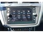 Volkswagen Tiguan 1.5 TSI ACT Highline Business R-line virtual cockpit full led 23 inch origineel Nederlandse auto