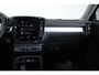 Volvo XC40 B4 Automaat Business Pro | Dealeronderhouden | Adaptive cruise control | BLIS | Zwarte Roofrails kan ook | Parkeercamera | Volvo on Call | Navigatie | 18'' Lichtmetalen velgen