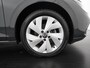 Volkswagen Golf Variant 1.5 eTSI Life DSG | Panoramadak | Trekhaak | Zondag Open!