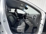 Hyundai Kona 1.0 T-GDI Premium / Dealer onderhouden / 1.200 kg Trekgewicht / Navigatie Bluelink / HUD / Achteruitrijcamera / Stoelventilatie / Stuur-, stoel- en achterbankverwarming / 18" LM wielen /
