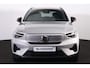 Volvo XC40 Extended Range Plus 82 kWh - IntelliSafe Assist & Surround - Parkeercamera achter - Verwarmde voorstoelen & stuur - Parkeersensoren voor & achter - Draadloze tel. lader - Warmtepomp - Extra getint glas - 19' LMV