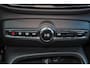 Volvo XC40 Extended Range Plus 82 kWh - IntelliSafe Assist & Surround - Parkeercamera achter - Verwarmde voorstoelen & stuur - Parkeersensoren voor & achter - Draadloze tel. lader - Warmtepomp - Extra getint glas - 19' LMV