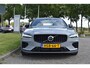 Volvo V60 T6 AWD 350PK Plug-in Hybrid Plus Dark | ACC | Pilot Assist | Harman Kardon | 360 Camera | BLIS | Trekhaak | Stoel en Stuurwiel verwarming