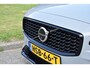Volvo V60 T6 AWD 350PK Plug-in Hybrid Plus Dark | ACC | Pilot Assist | Harman Kardon | 360 Camera | BLIS | Trekhaak | Stoel en Stuurwiel verwarming
