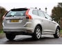 Volvo XC60 2.0 T5 FWD AUTOMAAT | ORIGINEEL NL! | DEALER OH! | TREKHAAK | ELEKTR KLEP | STOELVERWARMING | ALL SEASON | CLIMA | CRUISE