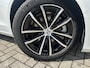 Volvo V60 2.0 T6 Plug-in hybrid AWD Plus Dark | Trekhaak | 360 camera | Harman Kardon audio | Adaptive cruise control | Stoel- en stuurwielverwarming | Dode hoek detectie BLIS |
