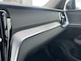 Volvo V60 2.0 T6 Plug-in hybrid AWD Plus Dark | Trekhaak | 360 camera | Harman Kardon audio | Adaptive cruise control | Stoel- en stuurwielverwarming | Dode hoek detectie BLIS |
