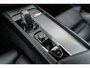 Volvo XC60 2.0 T6 Plug-in hybrid AWD Ultimate Bright | Long Range | Harman Kardon Audio | Schuif- / Kanteldak | Head Up Display | Stoel- / Stuurverwarming | Power Seats | Keyless | Parkeerverwarming | Dodehoek Detectie | Elektrische achterklep |