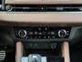 Mitsubishi Outlander 2.4 PHEV Instyle+ | Panoramadak | Nappa Leder | Premium Audio | Stoelventilatie + -Verwarming | Head-Up Display | Geheugenstoel | Rijklaarprijs!