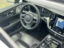 Volvo V60 2.0 T8 Twin Engine AWD Inscription / Elek. Stoelen / Trekhaak / Panoramadak / Bowers & Wilkins / Camera / Leder / Stoelen+Stuur+Achterbank Verwarmd / BLIS / Carplay /
