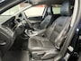 Volvo XC60 2.0 T5 FWD MOMENTUM AUTOMAAT NAVIGATIE LEDER STOELVERWARMING  BLUETOOTH MEDIA VOORBEREIDING AFN. TREKHAAK PDC ZEER MOOI !! Brgl