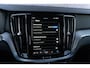 Volvo V60 2.0 B3 Plus Dark | Adaptieve Cruise Control | Parkeercamera | Stoel-/Stuurverwarming | DAB+ | Elektrische achterklep | Navigatie |