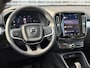 Volvo XC40 2.0 B4 Plus Dark | Trekhaak | Adaptive cruise control | Harman Kardon audio | Verwarmbare voorruit | Dode hoek detectie BLIS | Stoel- en stuurwielverwarming |