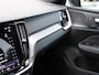 Volvo V60 2.0 T6 Plug-in hybrid AWD Plus Dark Automaat / 360* camera / Trekhaak / Verwarmd voorraam / Google Maps