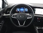 Volkswagen Golf 1.5 TSI Life Business | Elektrische stoelen | Clima | Getint glas | trekhaak |*