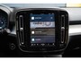 Volvo XC40 2.0 B4 Plus Dark | Trekhaak | Pilot Assist | Harman/Kardon | Elektrische stoelen | Park Assist