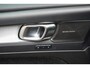 Volvo XC40 2.0 B4 Plus Dark | Trekhaak | Pilot Assist | Harman/Kardon | Elektrische stoelen | Park Assist