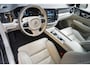 Volvo V60 Cross Country 2.0 B5 AWD Ultimate | Trekhaak | Bowers & Wilkins | Geventileerde- stoelmassage | 360 camera | Panoramadak | BLIS