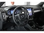 Volvo XC40 B4 Plus Dark | Verwarmde Voorstoelen+Stuurwiel | Verwarmde voorruit | Semi-Elektrische Trekhaak | Harman Kardon Premium Audio | Apple Carplay / Android Auto | Electrisch bedienbare voorstoelen | Google infotaiment