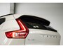 Volvo XC40 B4 Plus Dark | Verwarmde Voorstoelen+Stuurwiel | Verwarmde voorruit | Semi-Elektrische Trekhaak | Harman Kardon Premium Audio | Apple Carplay / Android Auto | Electrisch bedienbare voorstoelen | Google infotaiment