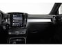 Volvo XC40 B4 Plus Dark | Verwarmde Voorstoelen+Stuurwiel | Verwarmde voorruit | Semi-Elektrische Trekhaak | Harman Kardon Premium Audio | Apple Carplay / Android Auto | Electrisch bedienbare voorstoelen | Google infotaiment