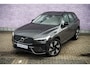 Volvo XC60 2.0 T6 Plug-in hybrid AWD Ultra Dark | Trekhaak | 360 camera | Adaptive cruise | Harman/Kardon | Stoel-stuurwielverw | Head-Up | Verwarmde achterbank |