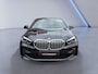 BMW 1-Serie 120i M Sport /Apple Carplay/Stuur-Stoelverw./Camera/Parkeersens. Rondom/Elektr. Klep/DAB+/Grootlichtass./(MET GARANTIE*)