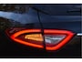 Maserati Levante 3.0 V6 AWD GranLusso 350 pk Facelift Driver ass.Pack 1 | Open dak | Harman/Kardon | Camera | Luchtvering | Carplay | Keyless | DAB | Full LED | 20"