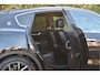 Maserati Levante 3.0 V6 AWD GranLusso 350 pk Facelift Driver ass.Pack 1 | Open dak | Harman/Kardon | Camera | Luchtvering | Carplay | Keyless | DAB | Full LED | 20"