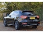 Maserati Levante 3.0 V6 AWD GranLusso 350 pk Facelift Driver ass.Pack 1 | Open dak | Harman/Kardon | Camera | Luchtvering | Carplay | Keyless | DAB | Full LED | 20"