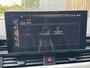 Audi A4 Avant 40 TFSI S-line Automaat | Volleer | Adaptieve cruise control | Lane assist | Afgevlakt sportstuur | Grootlichtassistent | 19 inch lichtmetalen velgen | Apple CarPlay | Parkeersensoren voor en achter | Achteruitrijcamera